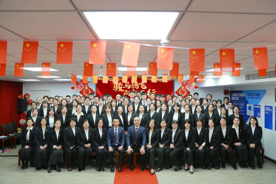 1c2f0bb86c425360f48e0afb90b34ada 冰球突破-冰球电游豪华版_MG冰球游戏
